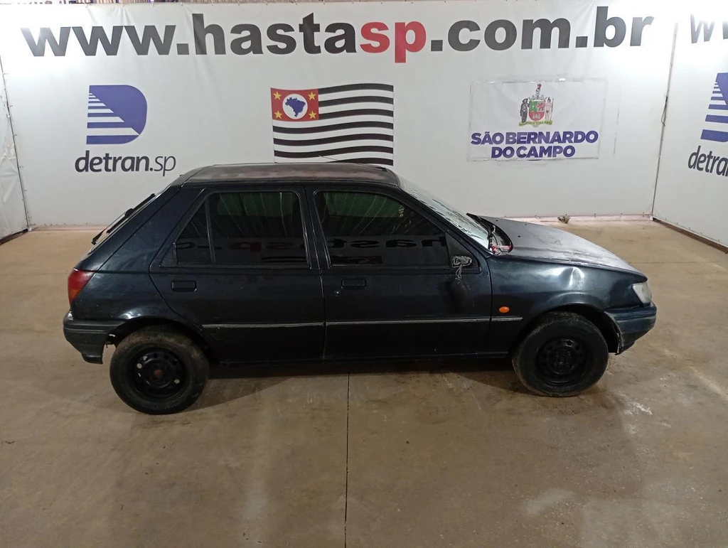 Ford Fiesta Fiesta 1995 Preto em Casa Branca - São Paulo