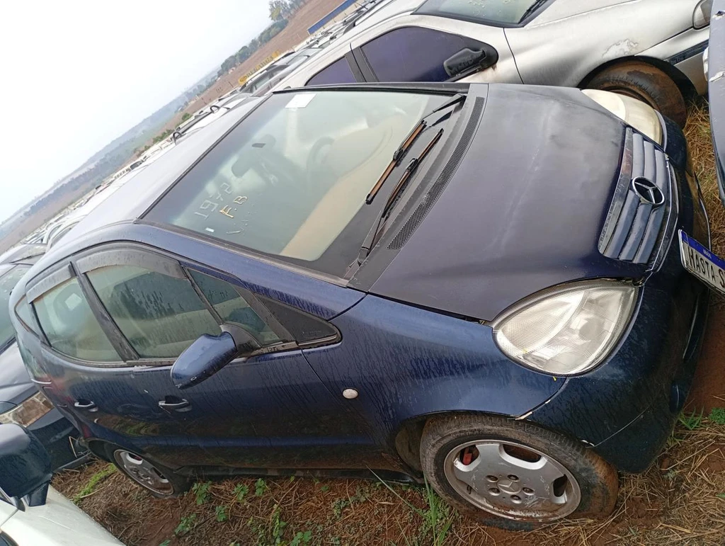 Mercedes-Benz A 160 A 160 1999 Azul em Casa Branca - São Paulo