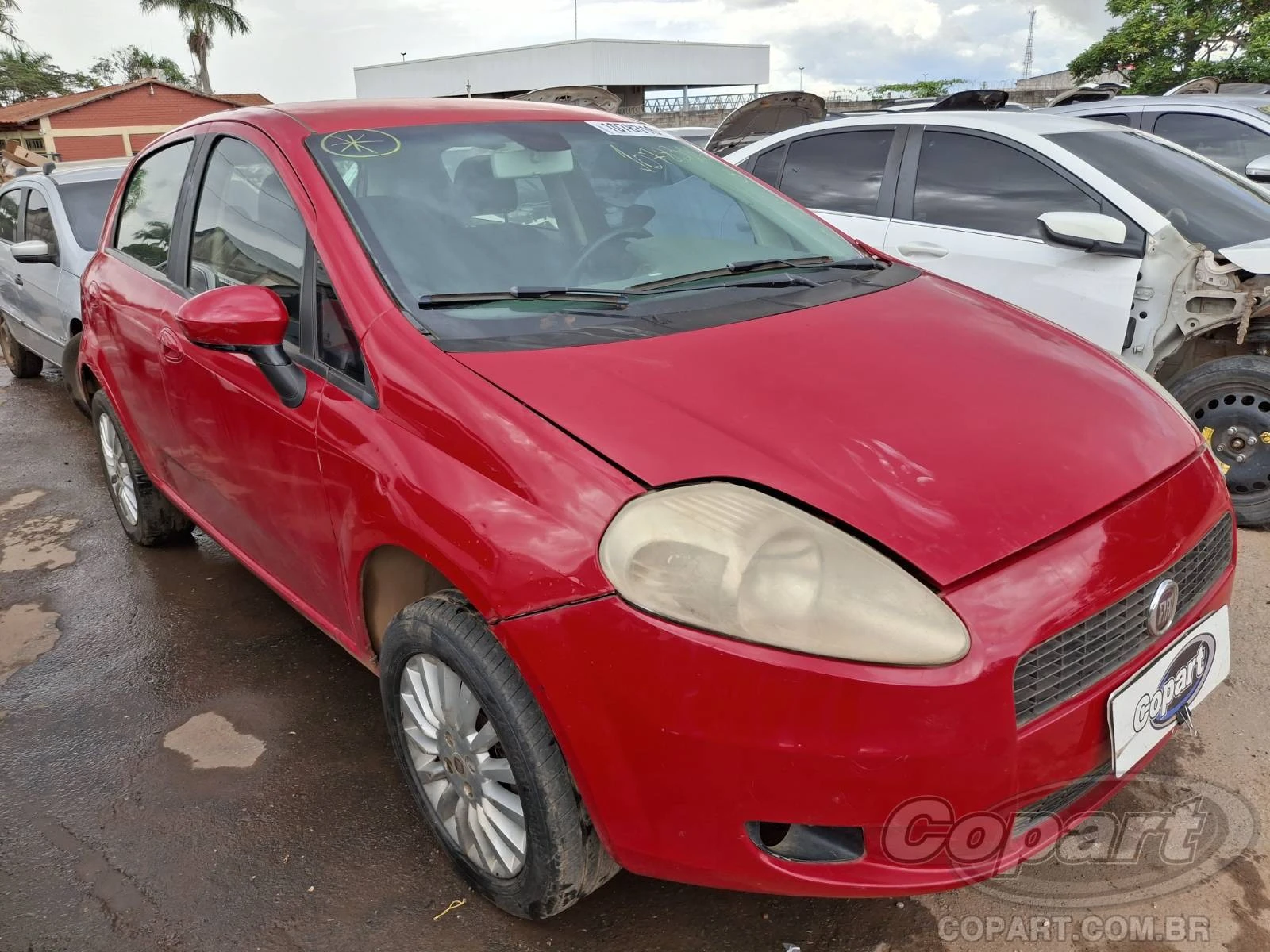 Fiat Punto Attractive 2011 1.4 Fire Flex em Aparecida De Goiânia - Goiás