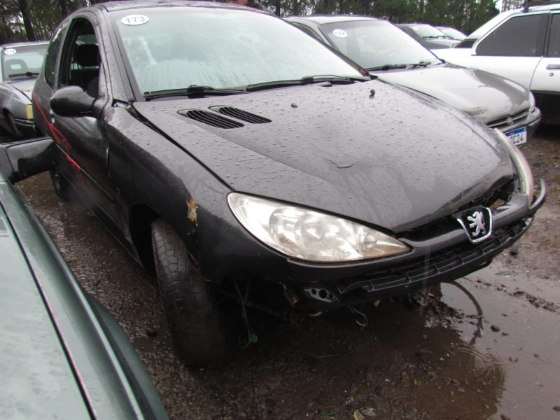 Peugeot 206 2004 Preto Gasolina em Caxias Do Sul - Rio Grande do Sul