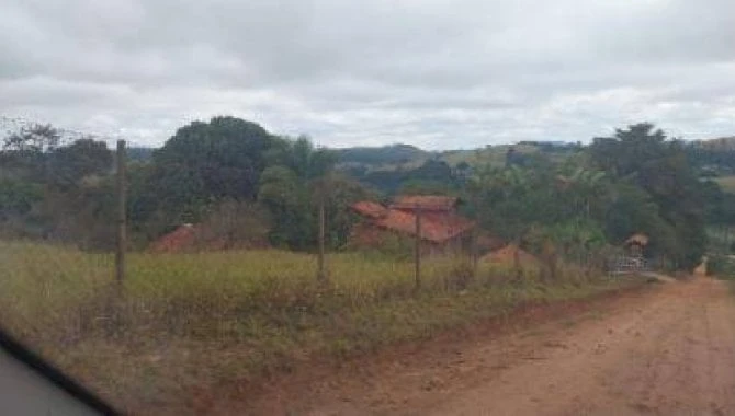 Casa com 179m² em terreno de 5.084m² em Antônio Carlos/MG em Antônio Carlos - Minas Gerais
