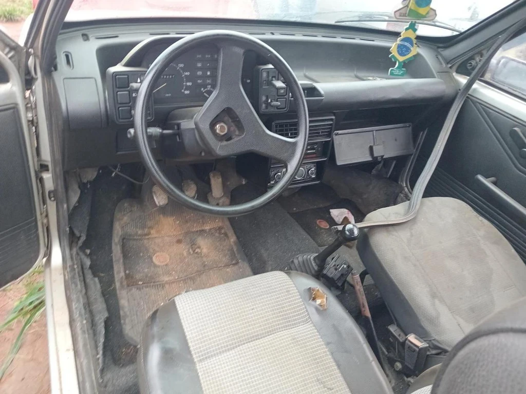 Fiat Uno Mille Brio 2P 1991 Sucata Motor Inservível em Casa Branca - São Paulo