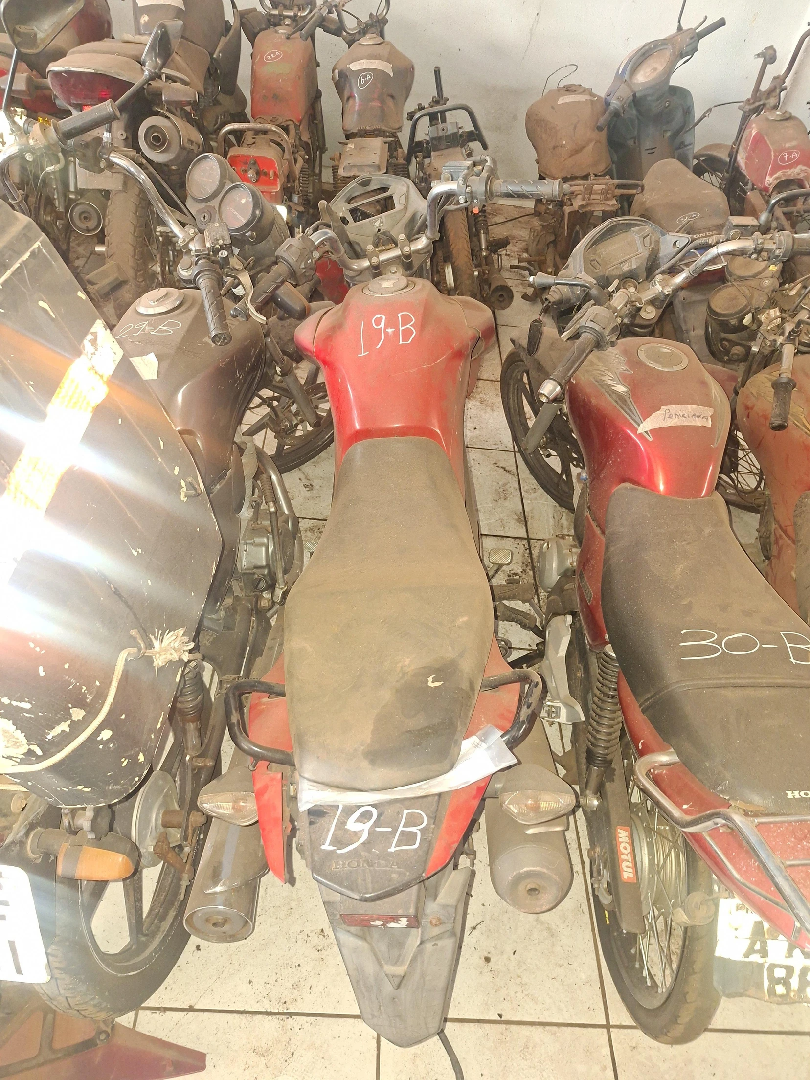Honda CG CG 160 Fan EsDi 2016 Vermelha em Sarandi - Paraná