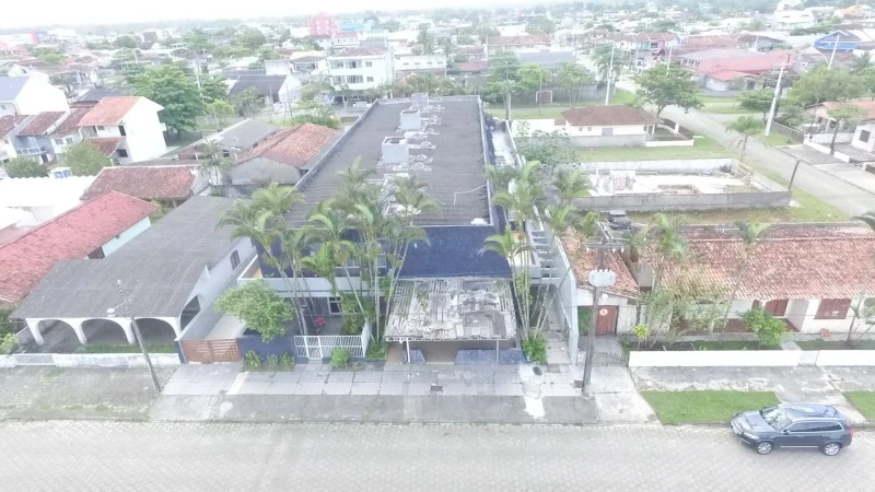 Prédio Comercial com Loja e Apartamentos em Pontal do Paraná/PR em Pontal Do Paraná - Paraná