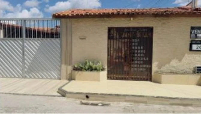 Casa com 2 Vagas em Feira de Santana/BA em Feira De Santana - Bahia