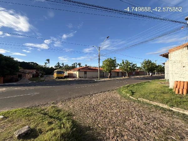 Casa com 2 Quartos e 1 Vaga em Jose de Freitas/PI em Jose De Freitas - Piauí