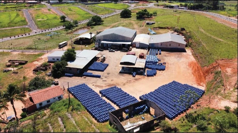 Terreno Barracões industriais e poço artesiano em Anhumas/SP em Anhumas - São Paulo