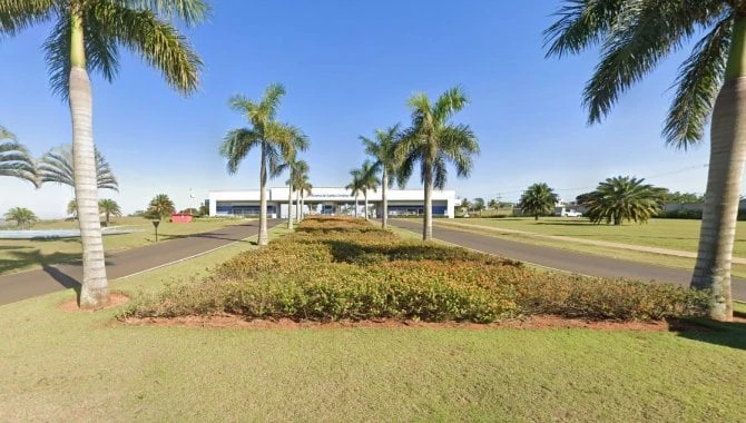 Terreno no Riviera de Santa Cristina XIII em Paranapanema/SP em Paranapanema - São Paulo