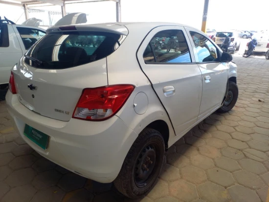 Chevrolet Onix 1.0 MT LT 2014 em Tijucas - Santa Catarina