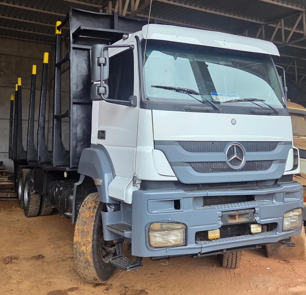 Mercedes-Benz Axor Axor 33446x4 2007 6x4 Diesel Manual em Bituruna - Paraná