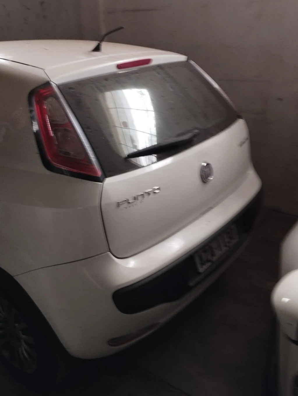 Fiat Punto Attractive 2012 em Araucária - Paraná