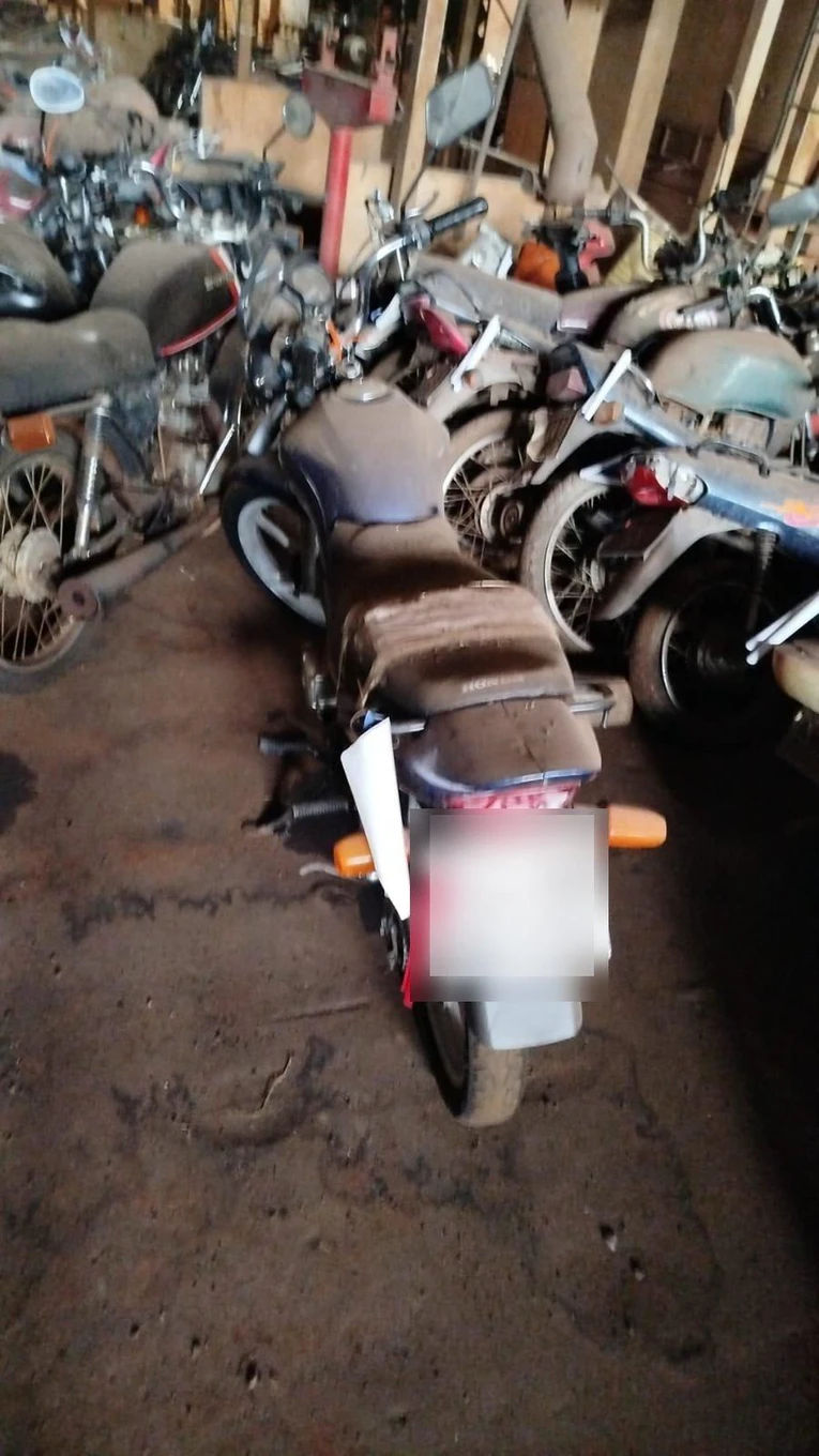 Honda CG 125 Titan 2004 125cc Gasolina Manual em Campo Mourão - Paraná