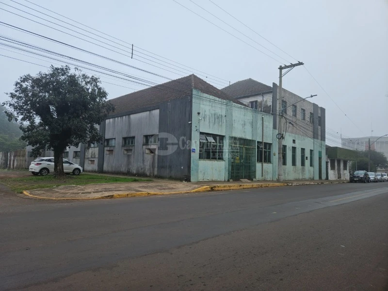 Prédio Comercial com edificação em Cruz Alta/RS em Cruz Alta - Rio Grande do Sul