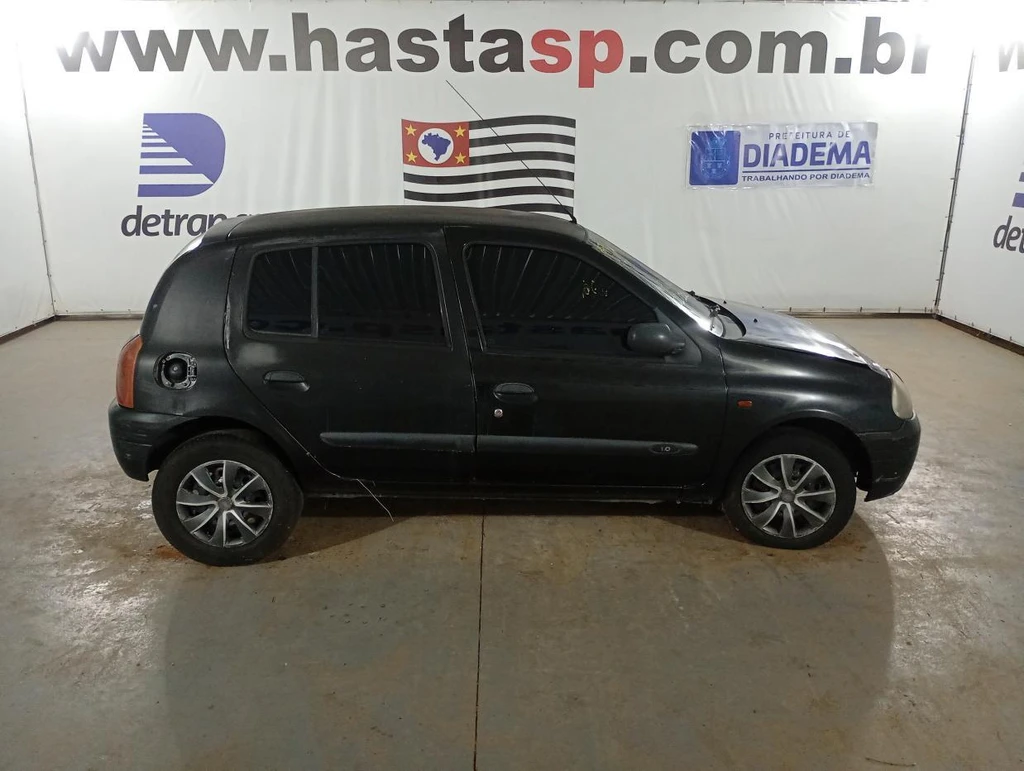 Renault Clio RL RL 1.0 2000/2001 Preto em Casa Branca - São Paulo