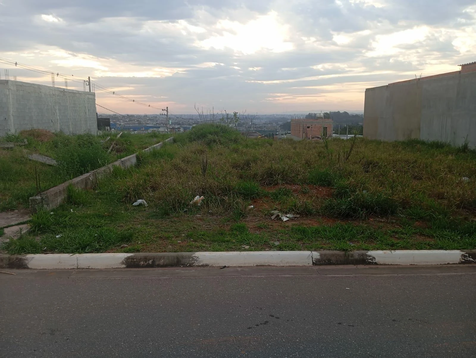 Terreno Terreno de 175m² no Jardim São João em Suzano/SP em Suzano - São Paulo