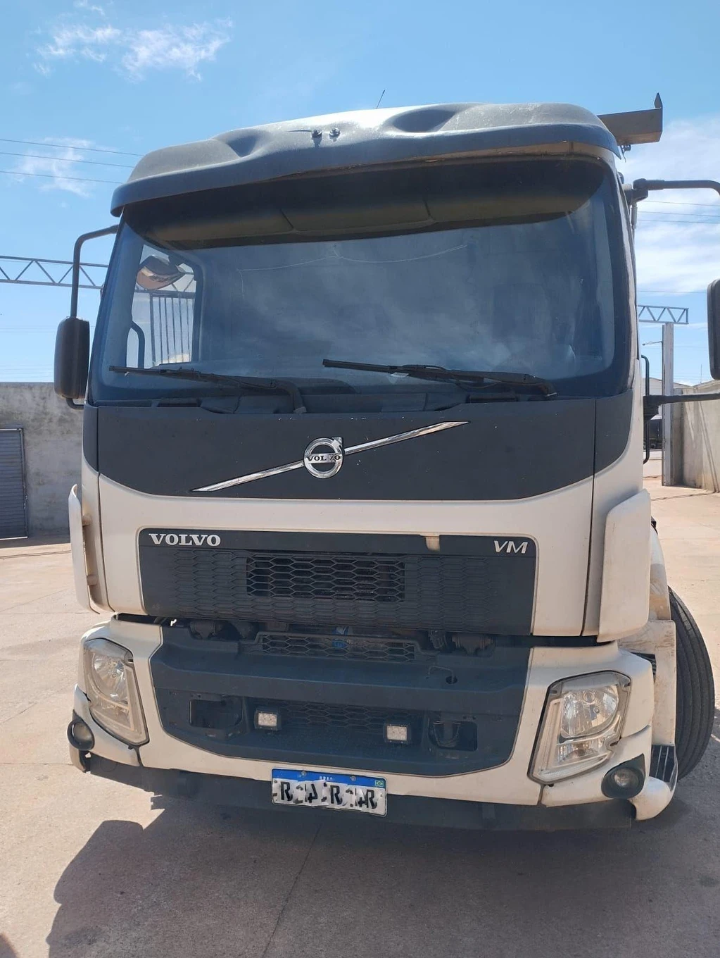 Volvo VM 330 VM 330 2018 Automático 4x2 em Anápolis - Goiás