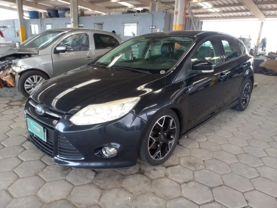 Ford Focus SE AT 2.0 H 2013 Automático em Tijucas - Santa Catarina