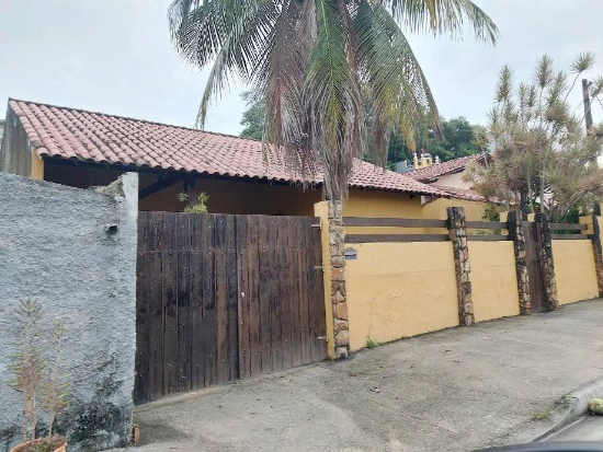 Casa com 369 m² de terreno em Itaipu, Niterói em Niterói - Rio de Janeiro
