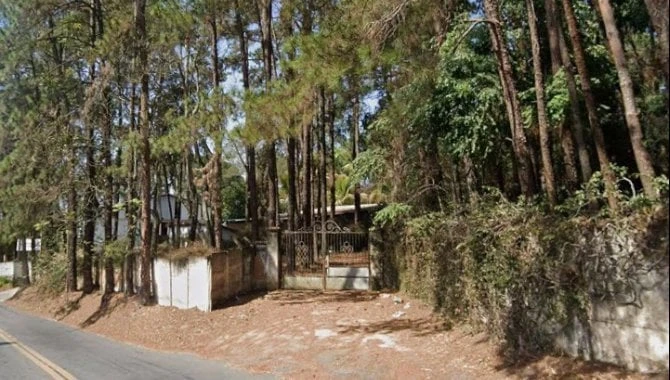 Chácara com Casa em São José dos Campos/SP em São José Dos Campos - São Paulo