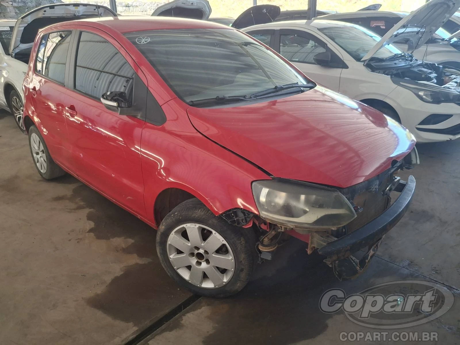Volkswagen Fox 1.6 Total Flex 2014 em Embu Das Artes - São Paulo
