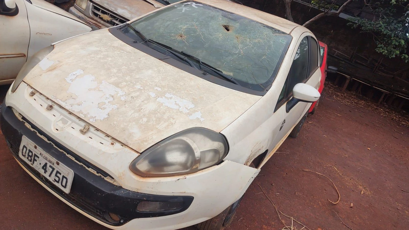 Fiat Punto Attractive 2012 2013 em Dourados - Mato Grosso do Sul