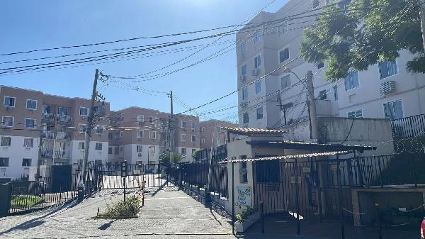 Apartamento branco de 43 m² em condomínio fechado com portaria na zona norte