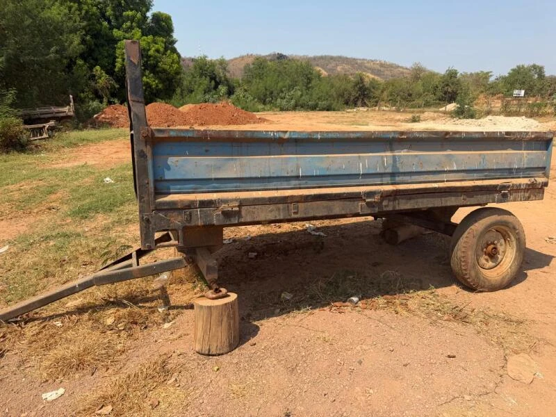 IAC Carreta Agricola Azul Em Metal em Aurora Do Tocantins - Tocantins