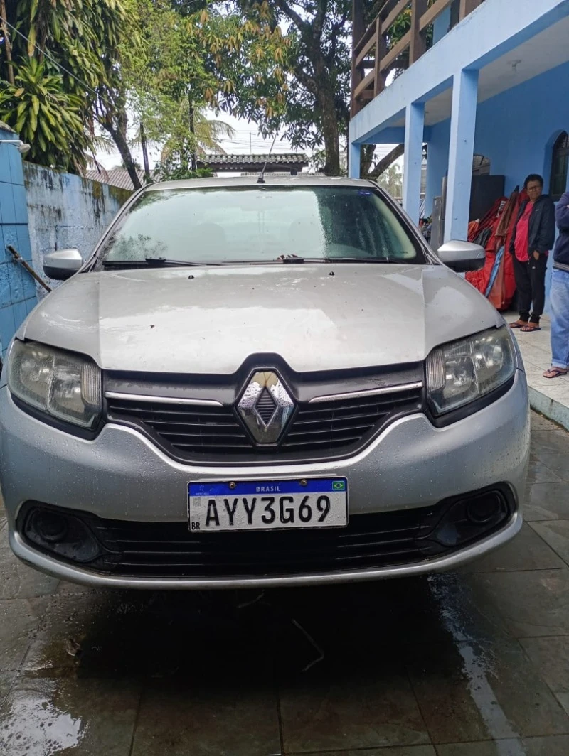 Renault Logan Expr 16M 2014/2015 em Bertioga - São Paulo
