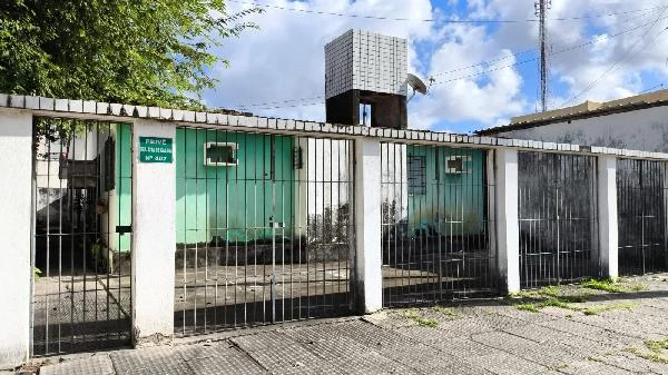 Casa com 2 Quartos e 1 Vaga em Olinda/PE em Olinda - Pernambuco