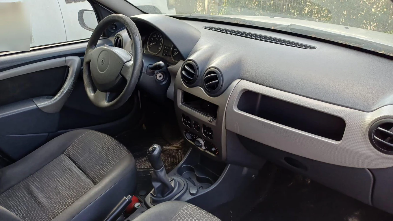 Renault Sandero EXP 16 2009 em Curitiba - Paraná