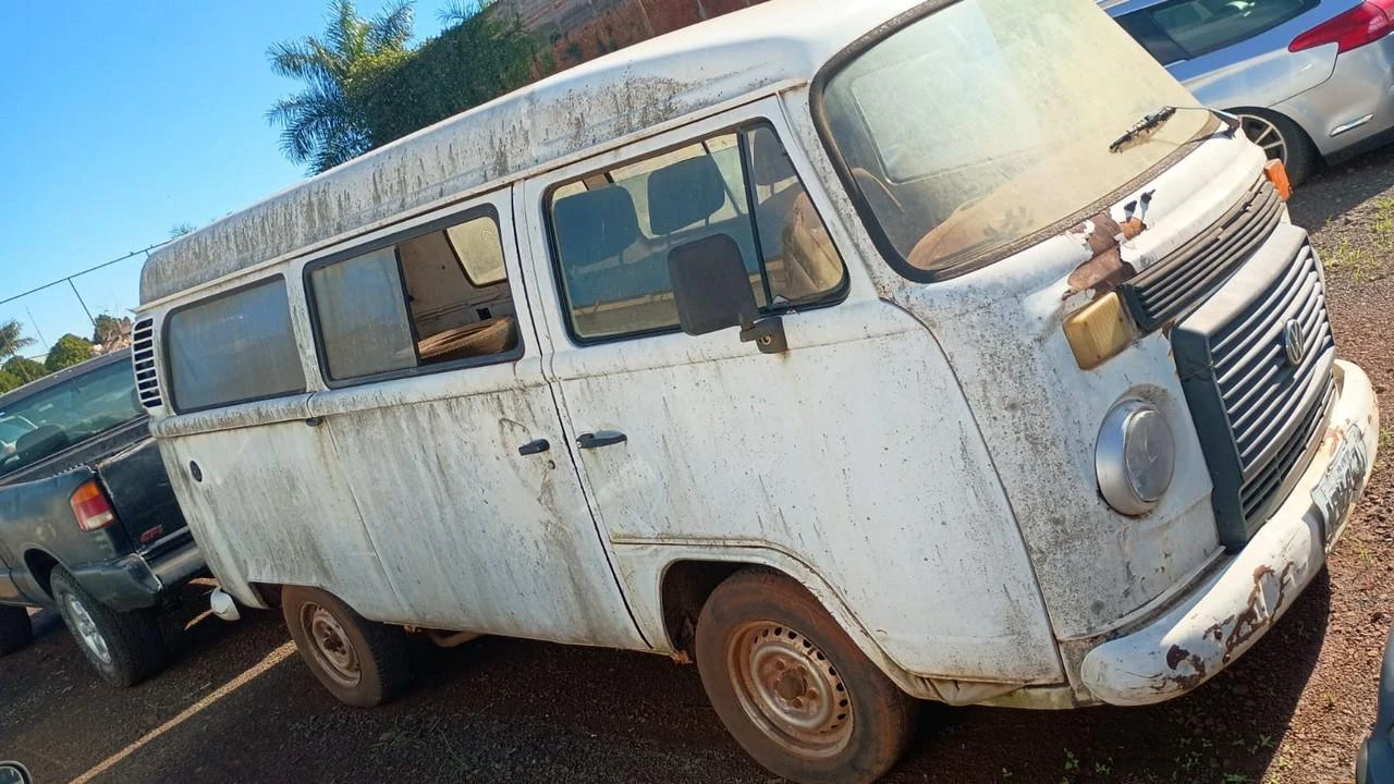Volkswagen Kombi Branco 2007/2008 em Maringá - Paraná