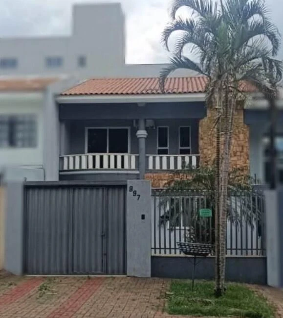 Casa com 165m² de área construída em Cascavel/PR em Cascavel - Paraná
