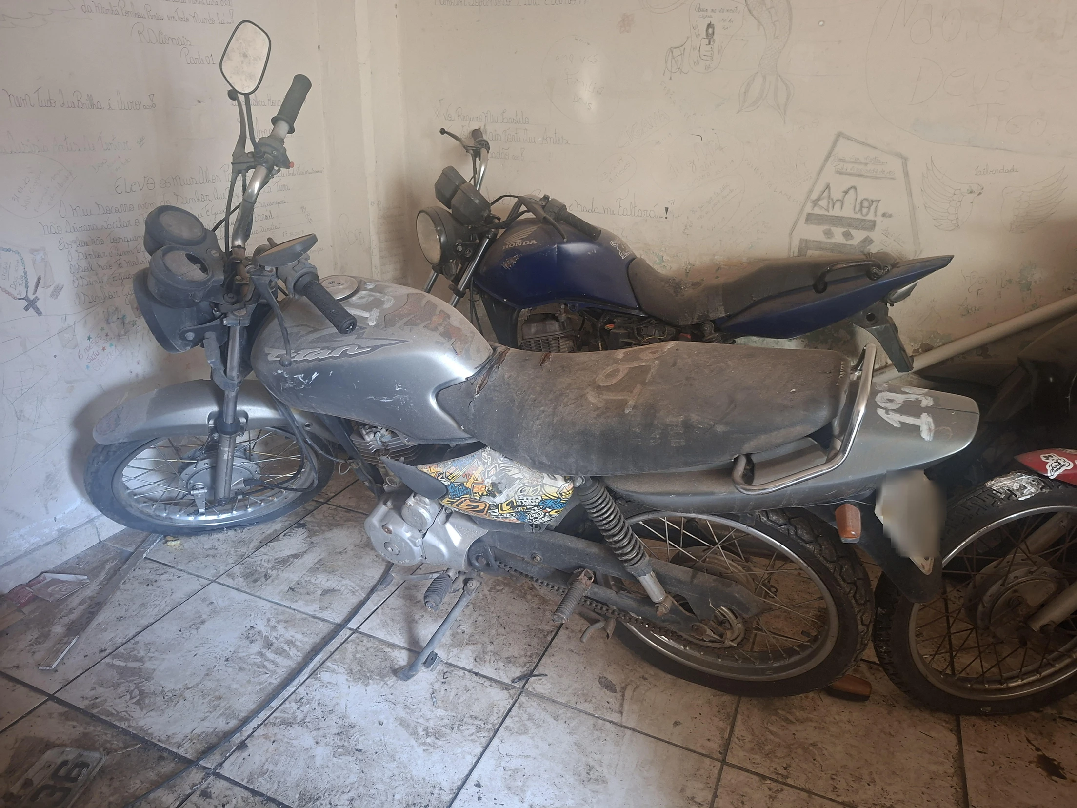 Honda CG 125 Titan CG 125 Titan KSE 2002 Gasolina Manual em Joaquim Távora - Paraná