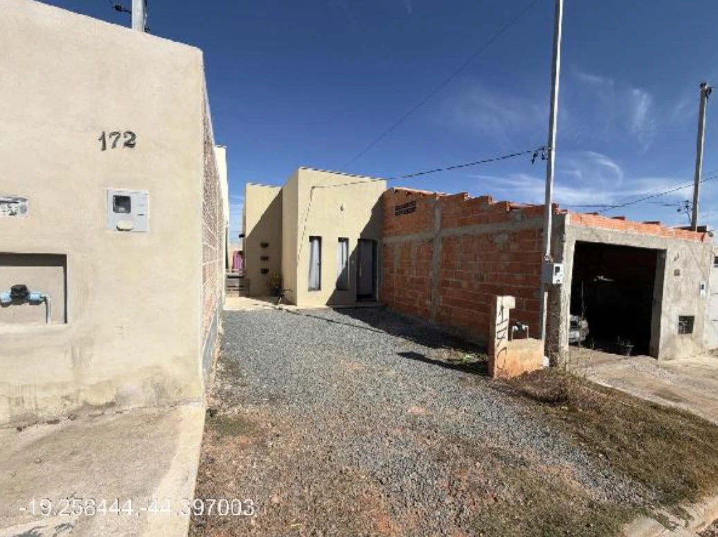 Casa em Paraopeba/MG com vaga de garagem em Paraopeba - Minas Gerais