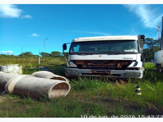 Mercedes-Benz Axor 3131 Axor 3131 2015 em Marabá - Pará