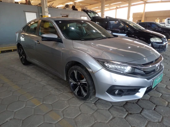 Honda Civic Touring 2018 Automático em Tijucas - Santa Catarina