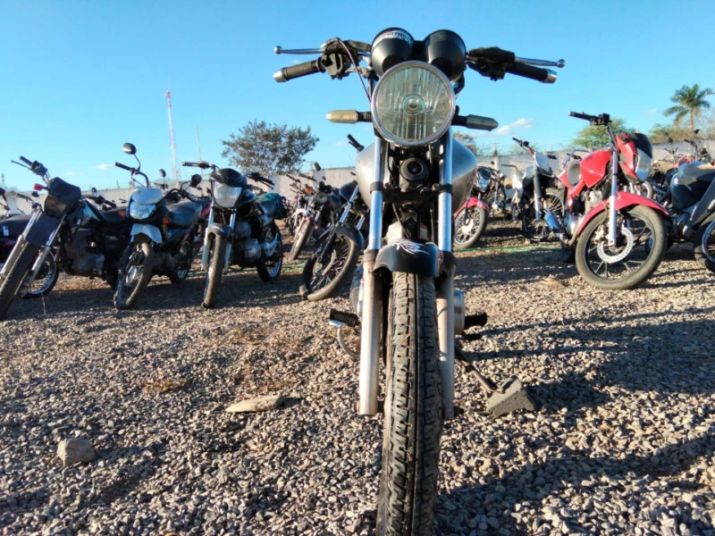 Honda CG 125 Titan KS 2000 125cc Gasolina Manual em Irecê - Bahia