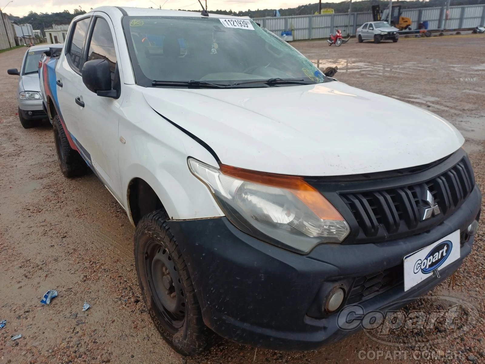 Mitsubishi L200 Triton L200 Triton Sport GL 2021 2.4 Diesel Automático 4x4 em São José Dos Pinhais - Paraná