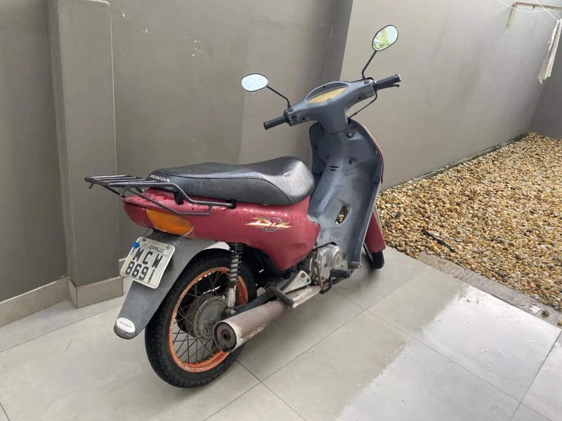 Honda C100 Biz Biz 100cc Vermelha em Joinville - Santa Catarina