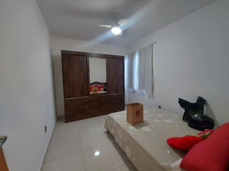 Casa com 4 Dorms e Piscina em Uberlândia/MG em Uberlândia - Minas Gerais