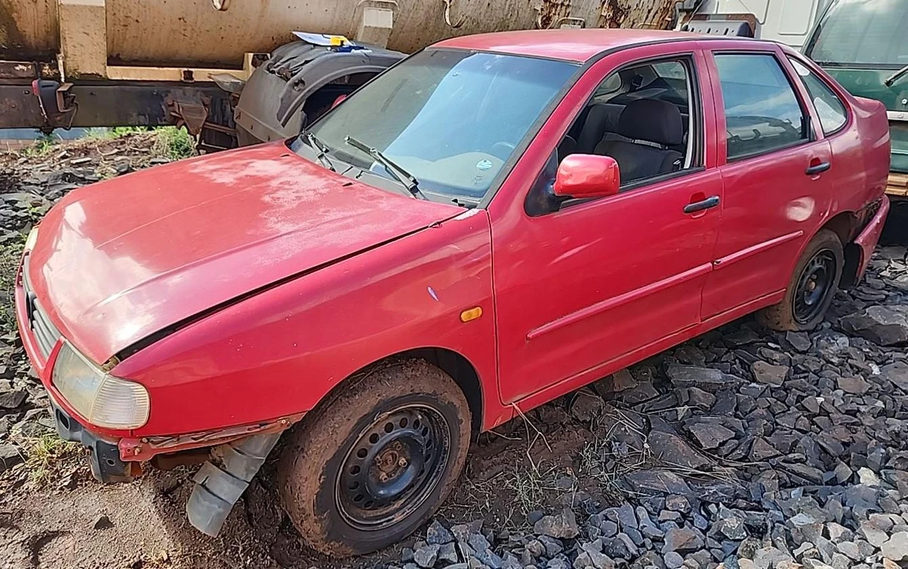 Volkswagen Polo Clas. 1.8 1997 Manual em Cristal Do Sul - Rio Grande do Sul