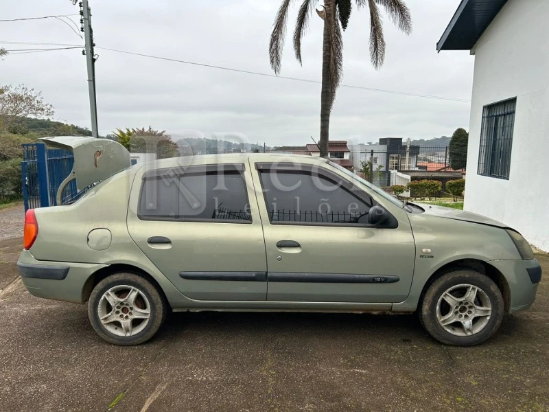 Renault Clio Exp 10 Exp 10 16Vs 2004/2005 em Passo Fundo - Rio Grande do Sul
