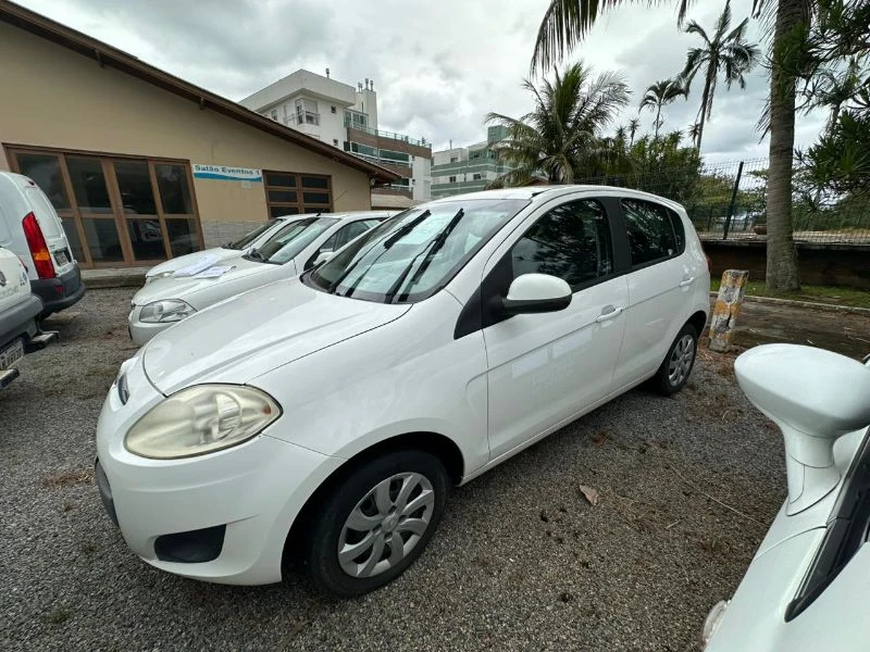 Fiat Palio MKY7484 2013/2014 em Florianópolis - Santa Catarina