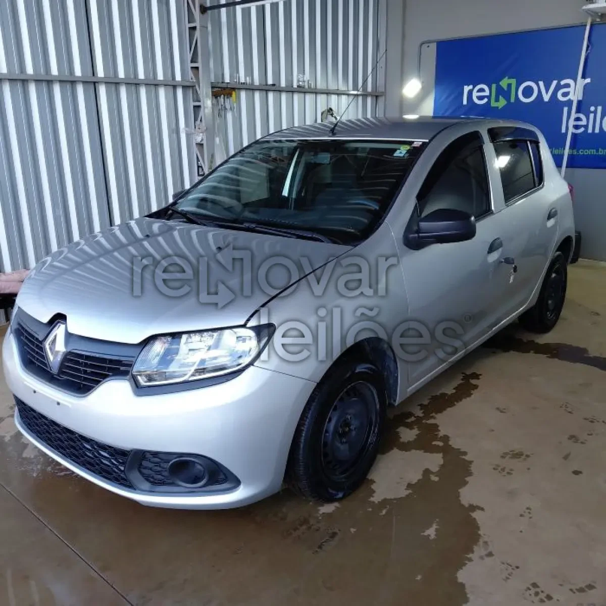 Renault Sandero Auth 10 2015 Automático?