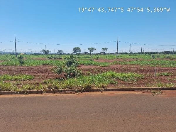 Terreno no Parque das Aroeiras em Uberaba/MG em Uberaba - Minas Gerais