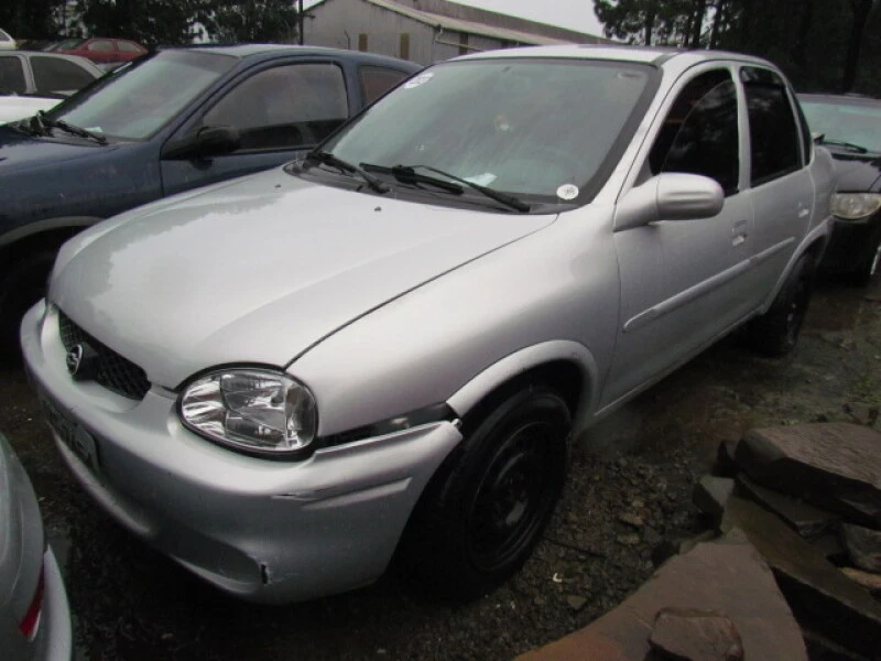 Chevrolet Corsa Millenium 2001/2002 em Caxias Do Sul - Rio Grande do Sul