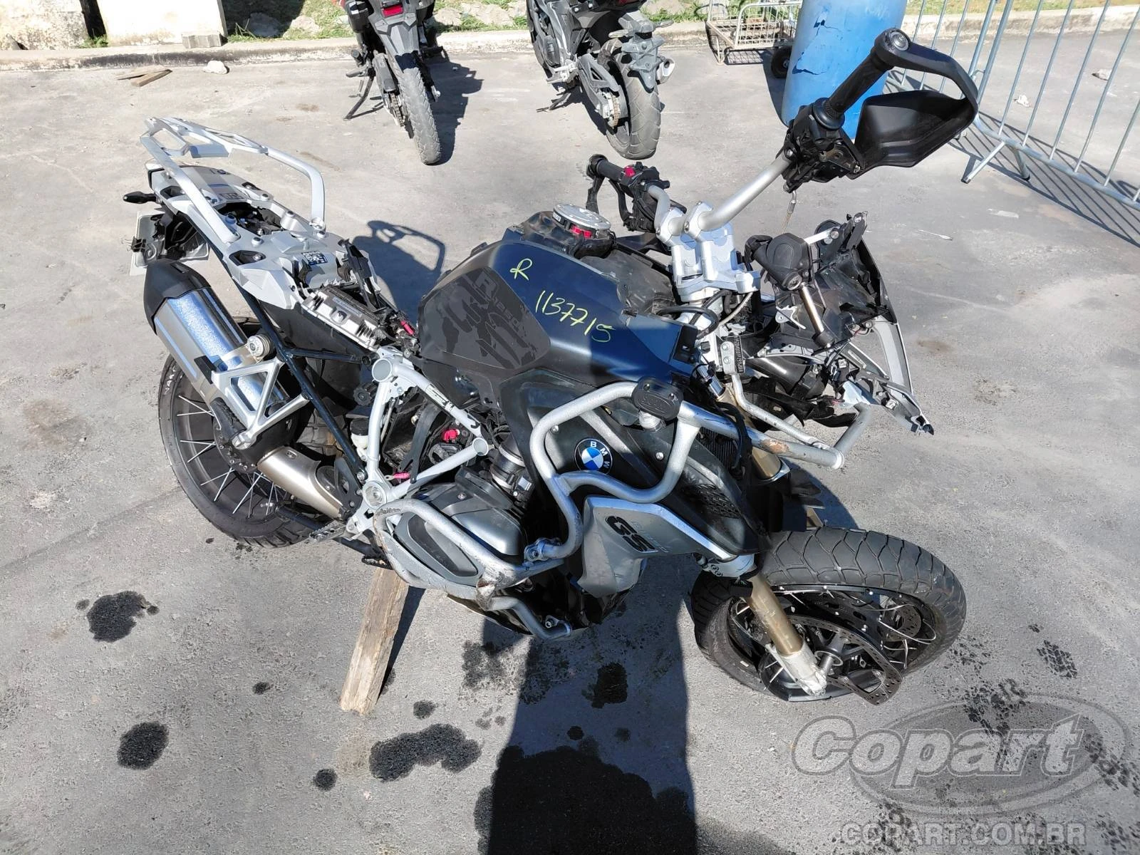 BMW R 1250 R 1250 2023 Grande Monta Roubo/Furto em Itaquaquecetuba - São Paulo