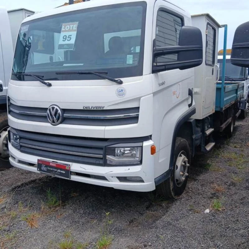 Volkswagen Delivery Delivery 11.180 2023/2024 Caminhão com cabine aberta em Candeias - Bahia