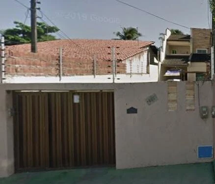 Casa com 129m² de área construída e 242m² de terreno em Fortaleza/CE em Fortaleza - Ceará