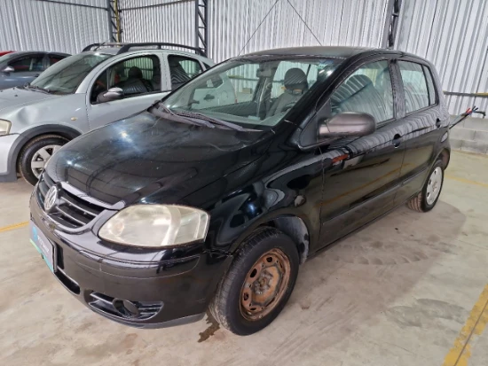 Volkswagen Fox 1.0 2005/2006 Gas Manual em Suzano - São Paulo